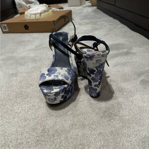 Michael Michael Kors blue wedges